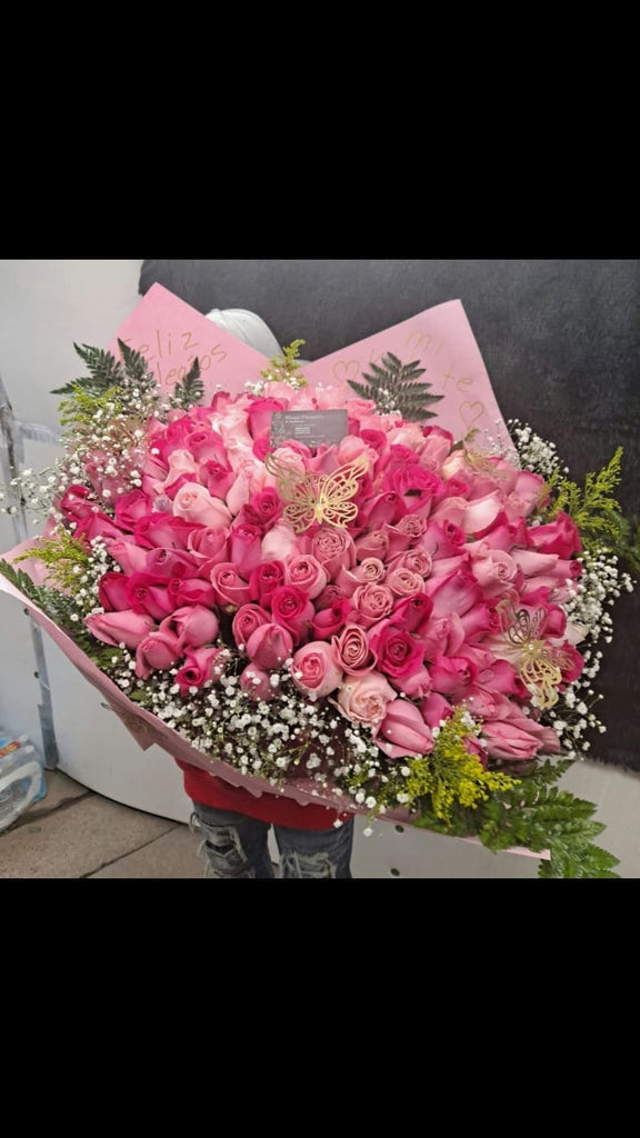 B005 - Colorful 200 Roses Bouquet decorated with a golden Crown and  Butterflies - Ramo Buchon 200 Rosas - Love Flowers Miami