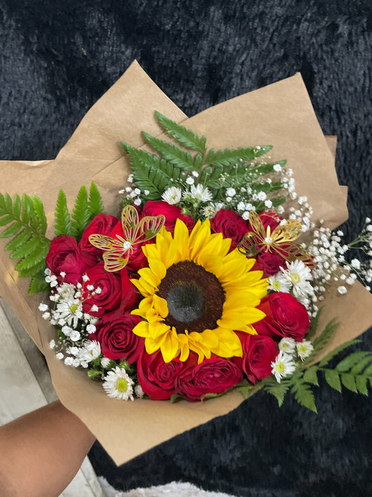 MINI BOUQUET 💐24 ROSES 1 SUNFLOWERS WHITH ACCESSORIES