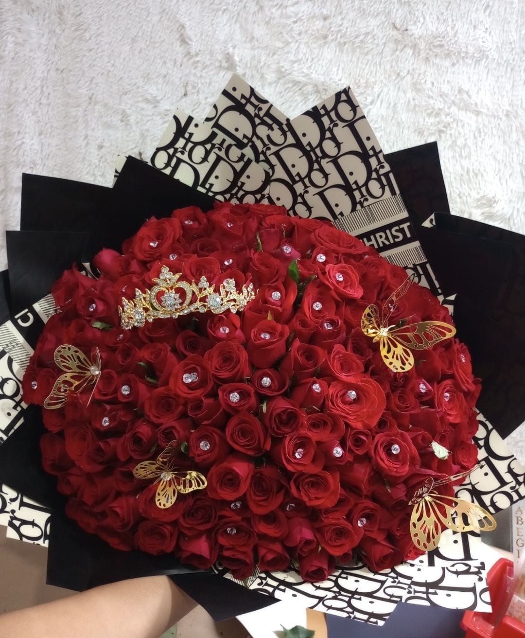 MAXI BOUQUET 💐100 ROSES WHITH DIAMONDS AND ACCESSORIES